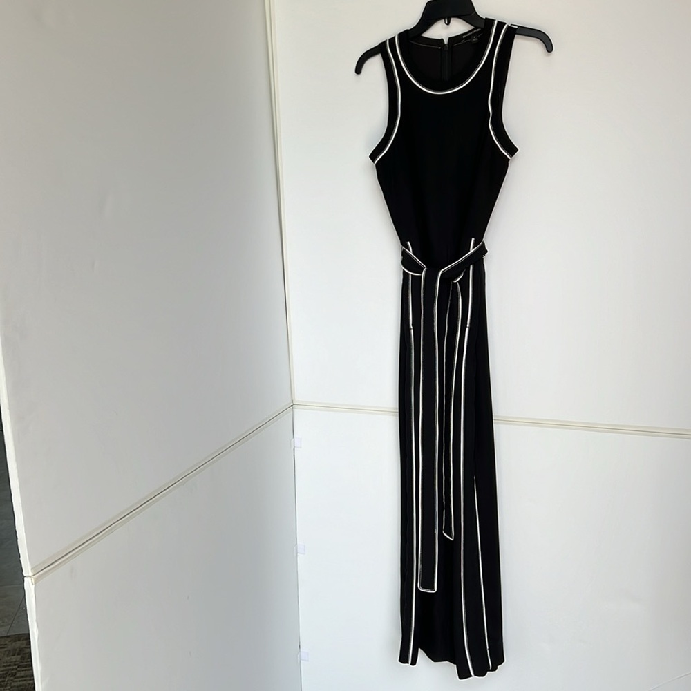 Banana Republic Sleeveless Black & White Jumpsuit Size 4 Wide Leg Belted Waist
